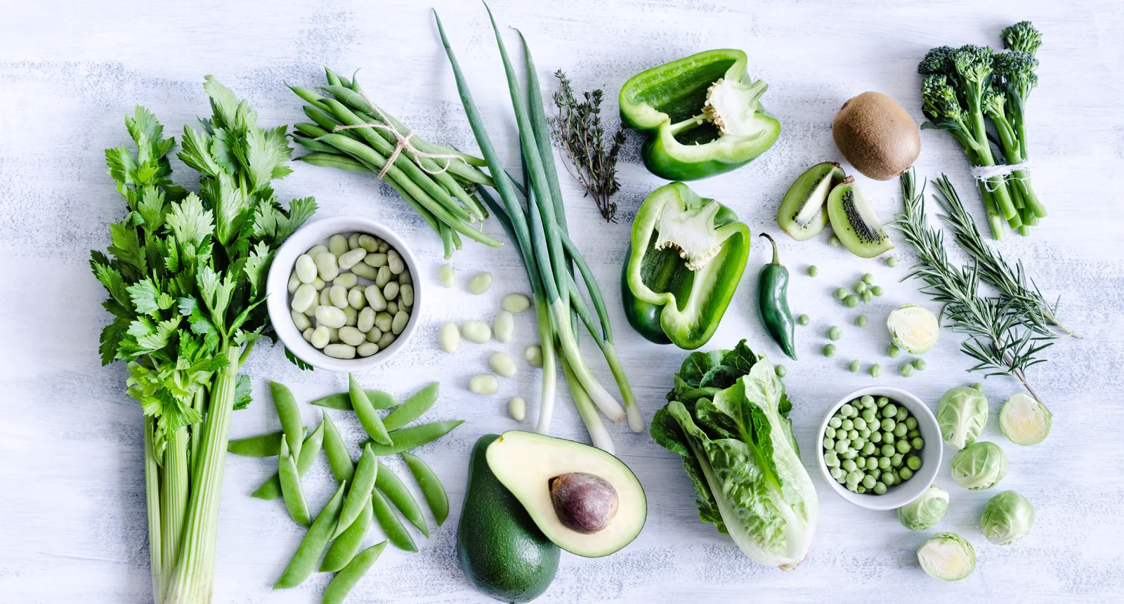 Alimentos variados para una consulta de bienestar
